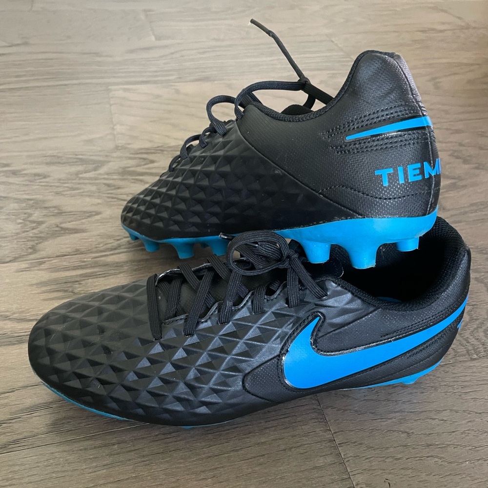 Nike men’s cleats sz8.5 like new!